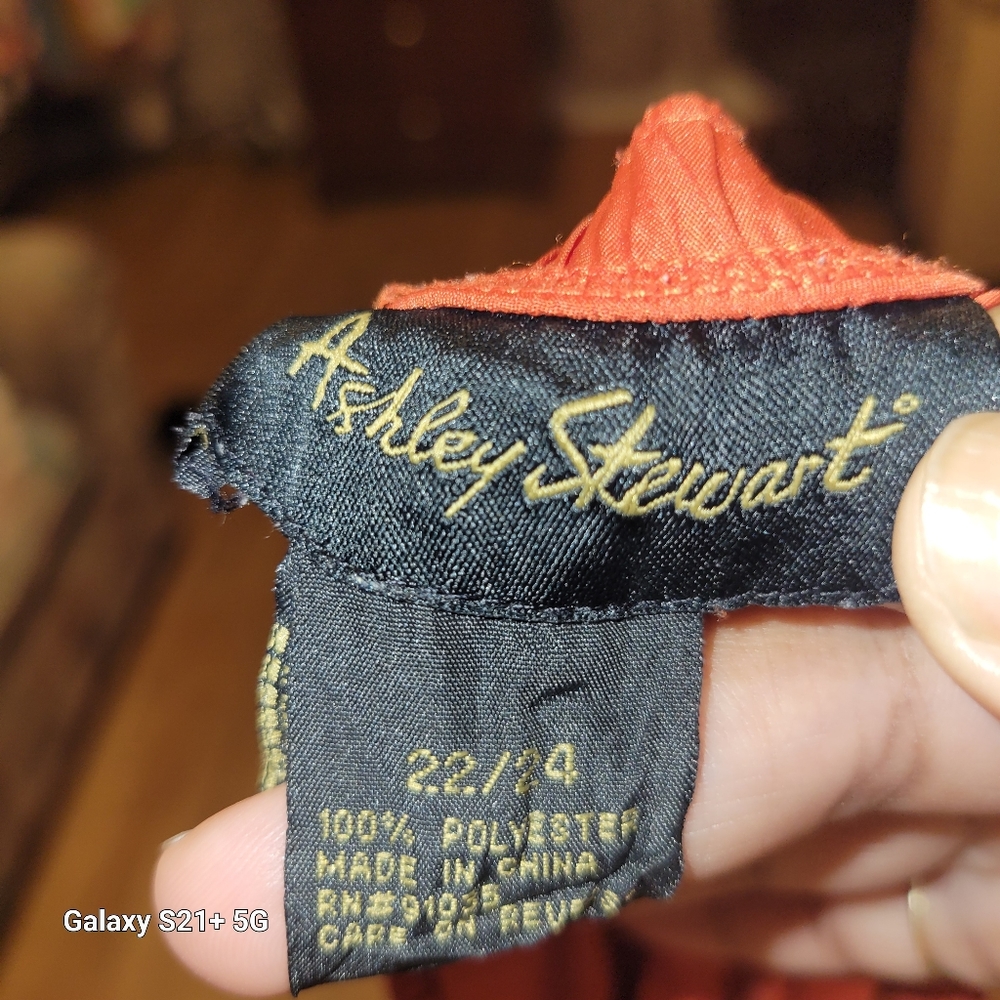 Plus-sized book skirt